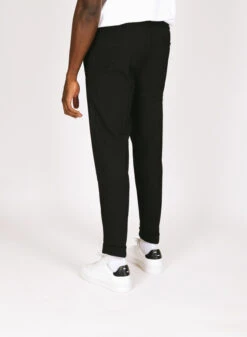 Olaf Hussein Slim Elasticated Trouser Black -Samsoe Samsoe Shop image 1085