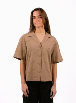 Olaf Hussein WMN Open Collar Shirt SS Brown -Samsoe Samsoe Shop image 109