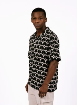 Wax London Didcot SS Shirt Curve Geo Midnight