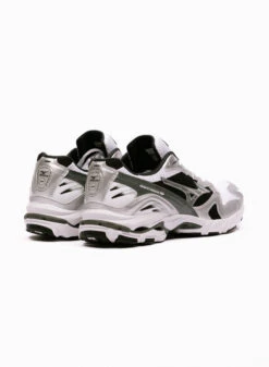 Mizuno Wave Rider 10 WhiteSilver Black -Samsoe Samsoe Shop image 2531