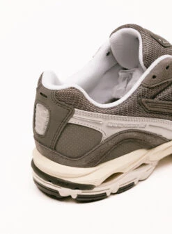 Mizuno Wave Rider 10 Snow Magnet / Quiet Shade / Pristine -Samsoe Samsoe Shop image 2651