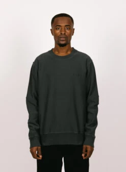 Olaf Hussein OLAF Face Crewneck Slate Grey -Samsoe Samsoe Shop image 481
