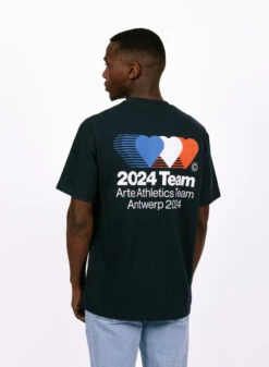 Arte Teo Back Team T-shirt Navy -Samsoe Samsoe Shop image 546